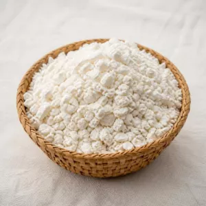 Tapioca dans une corbeille tressée